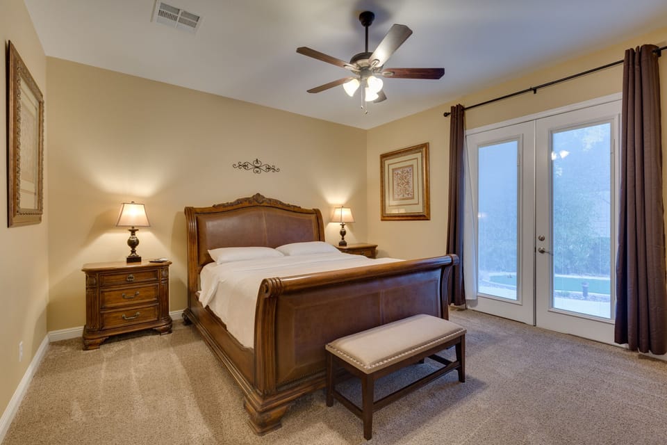Master Bedroom, with access to the pool