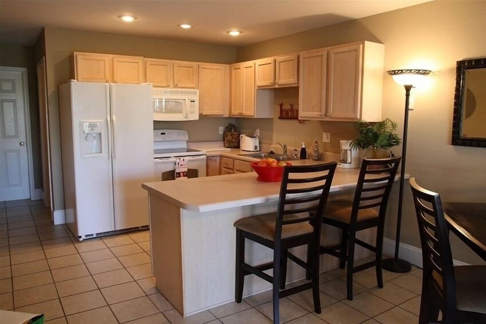 Full Kitchen with Everything You Will Need.