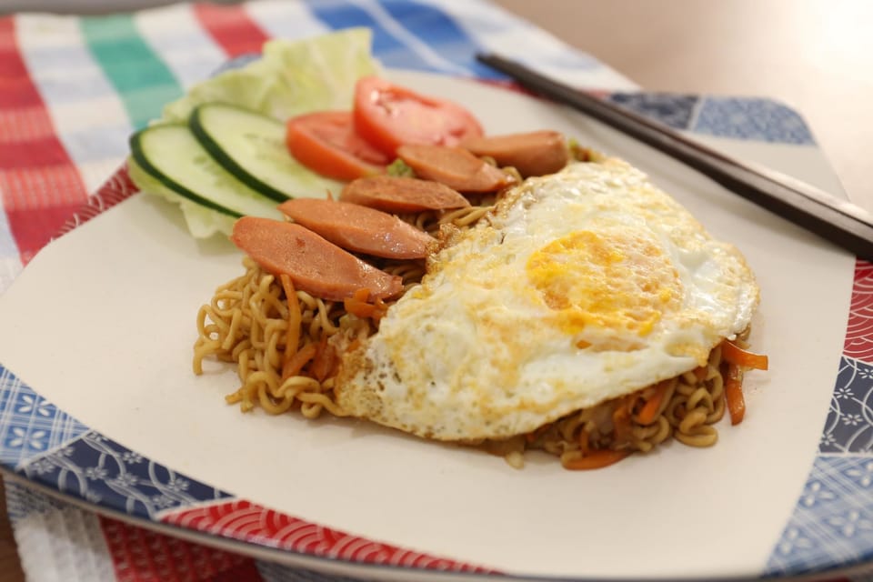 Free daily cooked-to-order breakfast