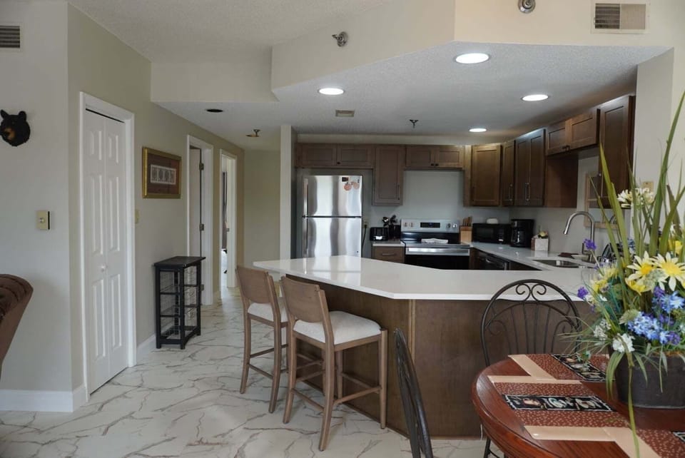 Condo, 3 Bedrooms | Private kitchen | Coffee/tea maker, fridge
