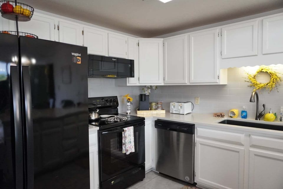 Condo, 3 Bedrooms | Private kitchen | Coffee/tea maker, fridge