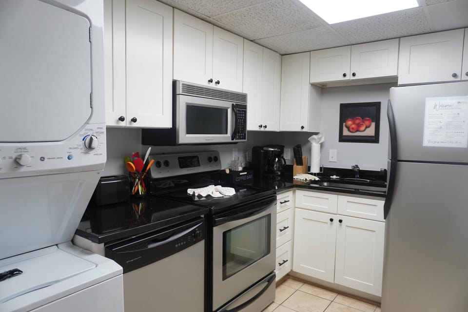 Condo, 2 Bedrooms | Private kitchen | Coffee/tea maker, fridge