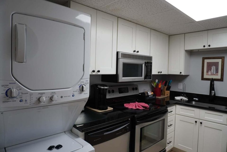 Condo, 2 Bedrooms | Private kitchen | Coffee/tea maker, fridge