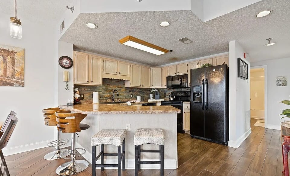 Condo, 3 Bedrooms | Private kitchen | Coffee/tea maker, fridge