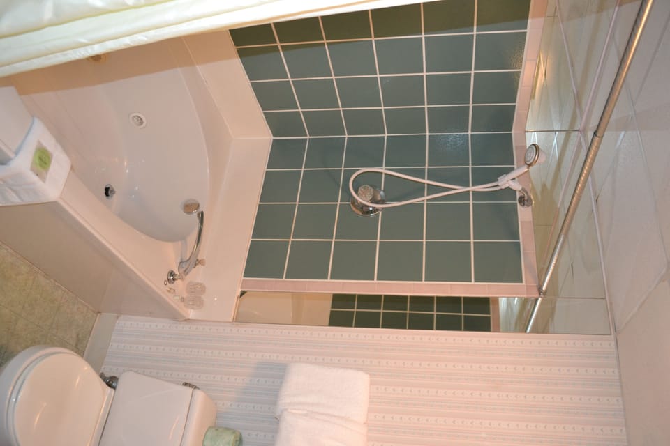 Little Pigeon River 602 2BD Condo with Private Balcony by RedAwning Apartment in Pigeon Forge