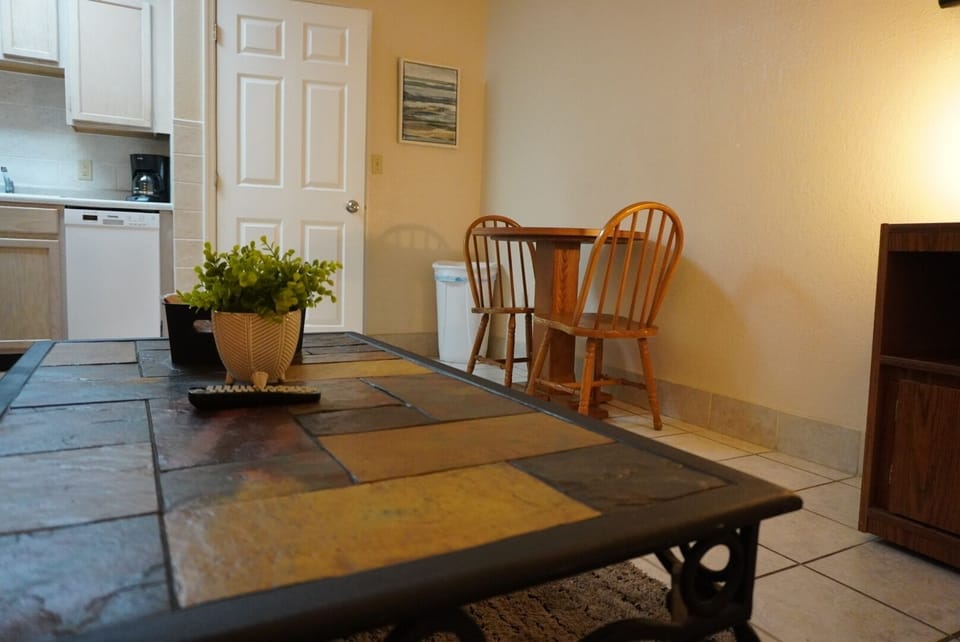 Condo, 1 Bedroom | Dining