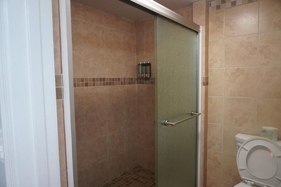 Smoky Mountains 101 2BD Condo with Fireplace and Private Balcony by RedAwning Apartment in Pigeon Forge