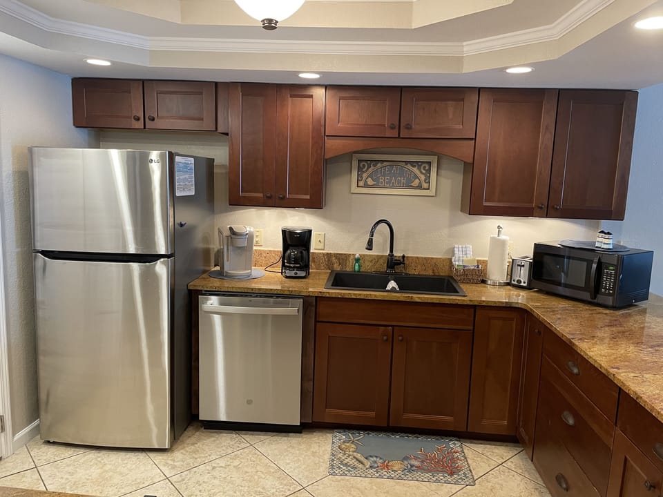 Stainless steel refrigerator and DW; Keurig and regular drip coffeemakers