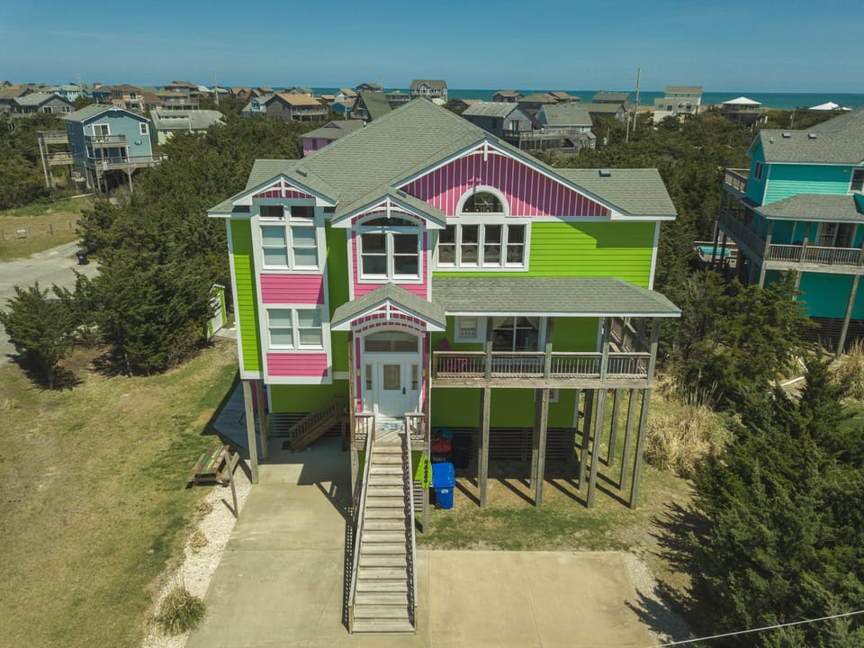 3 Story 3600.00 square ft 