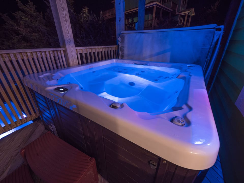 hot tub nighttime