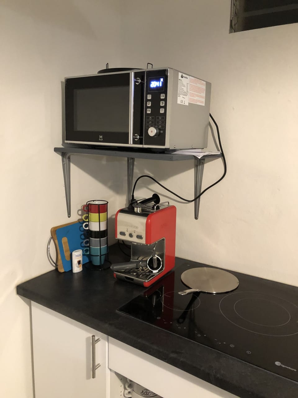 Chambre, 1 lit double | Shared kitchen | Espresso maker, coffee/tea maker, full-size fridge, microwave
