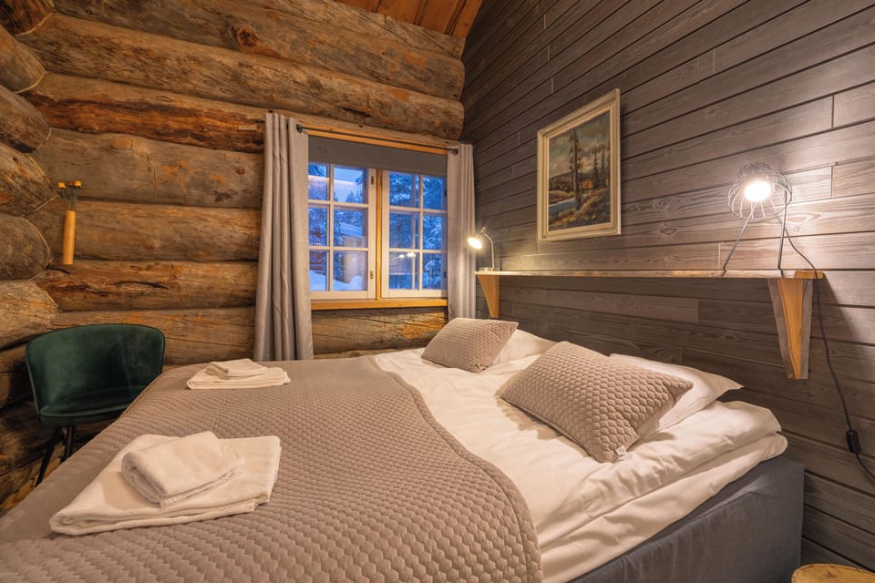 Superior Suite, 2 Bedrooms, Non Smoking, Sauna | 2 bedrooms, desk, soundproofing, free WiFi