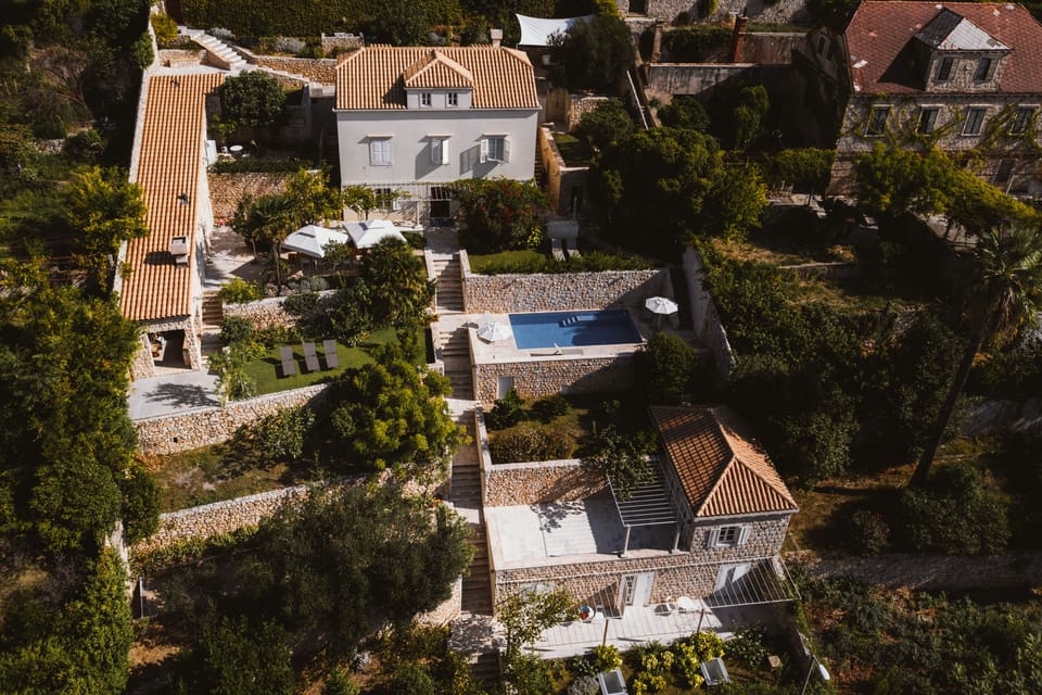 Peaceful residential setting 5min walking to Dubrovnik Old Town.
