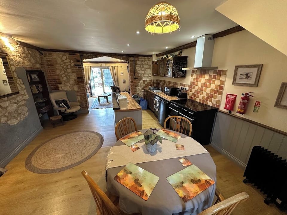 Dog Friendly Family Cottage 2 minutes from our west facing sunset beach