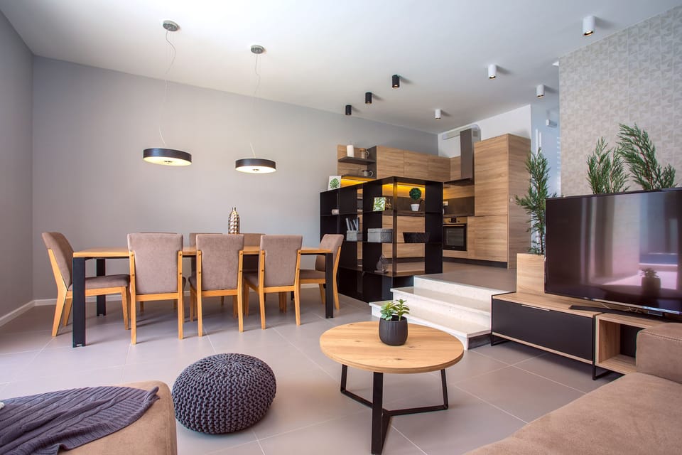 fully equipped kitchen with view on the pool area