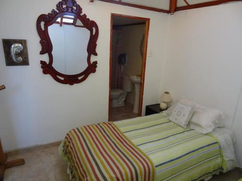 Room, 1 Double Bed, Non Smoking | Free WiFi, bed sheets