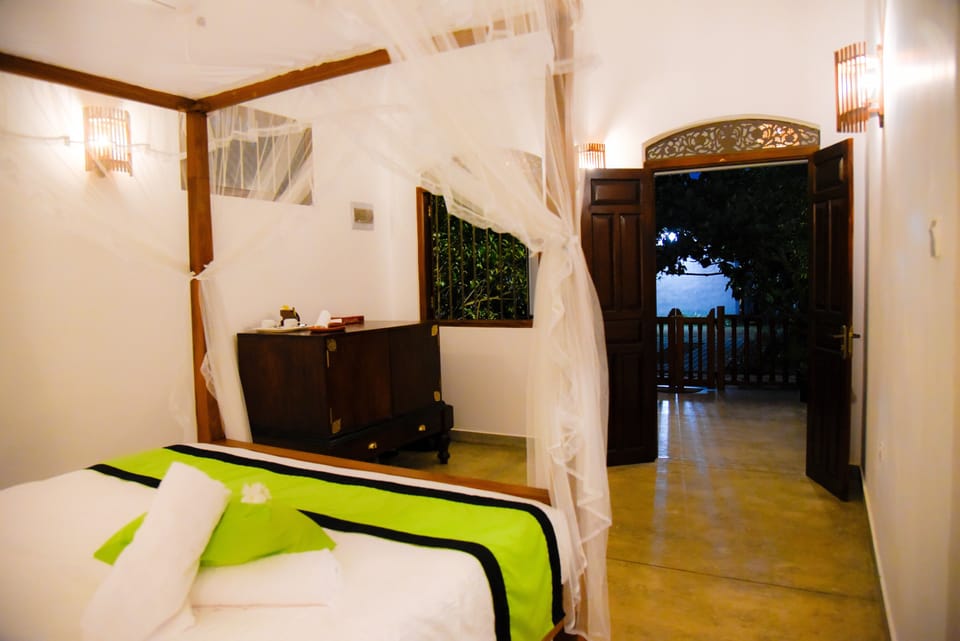 Deluxe Room | 1 bedroom, hypo-allergenic bedding, down comforters, pillowtop beds