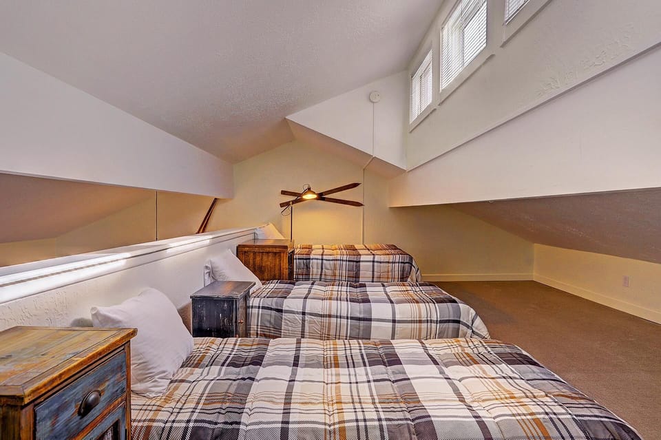 Condo, 1 Bedroom | 1 bedroom, laptop workspace, iron/ironing board, free WiFi