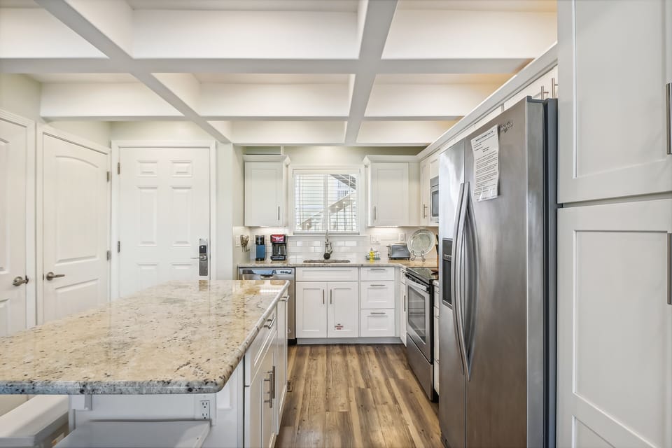 Condo, 2 Bedrooms | Private kitchen | Fridge, microwave, oven, dishwasher