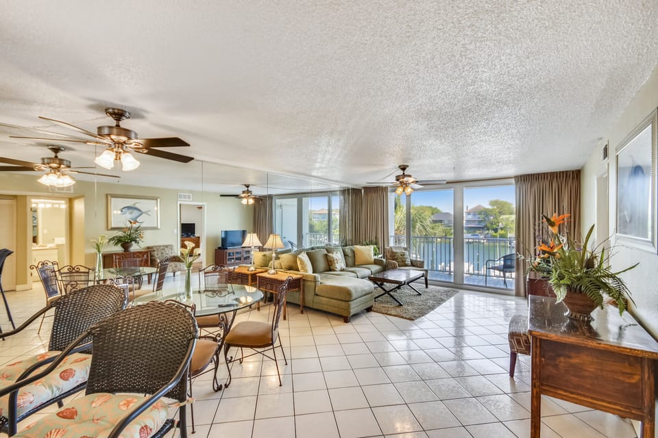 Condo, 2 Bedrooms | View from property