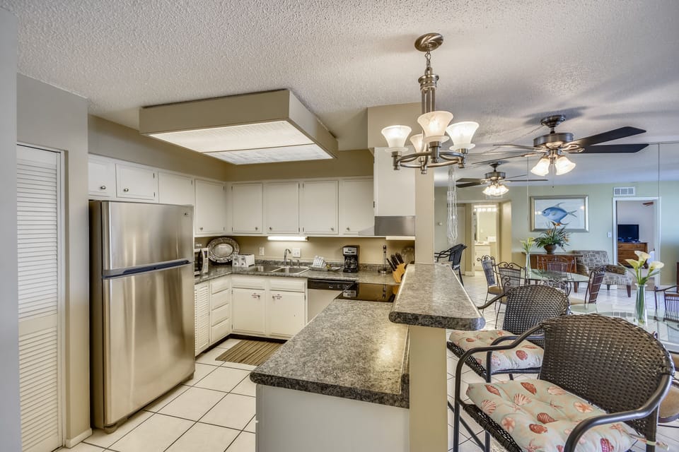 Condo, 2 Bedrooms | Private kitchen | Fridge, microwave, oven, dishwasher