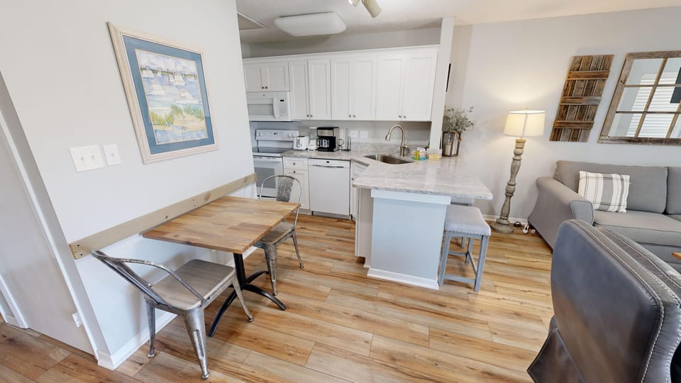 Studio | Private kitchen | Fridge, microwave, oven, dishwasher