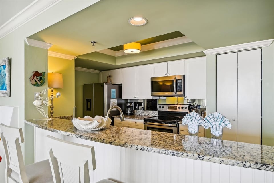 Condo, 1 Bedroom | Private kitchen | Fridge, microwave, oven, dishwasher