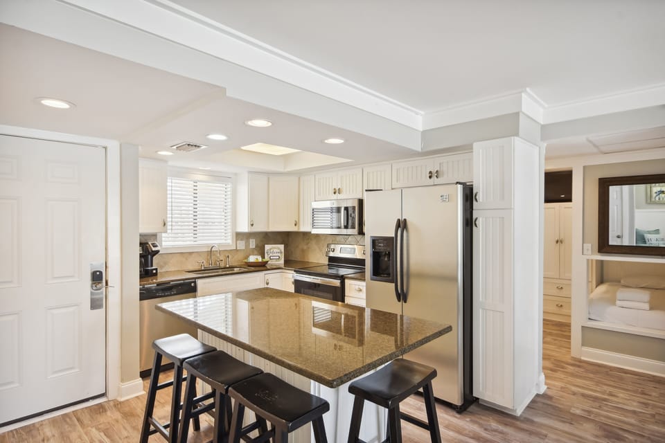 Condo, 2 Bedrooms | Private kitchen | Fridge, oven, coffee/tea maker, toaster