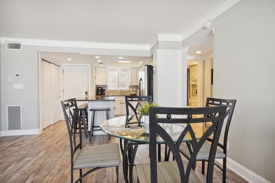 Condo, 2 Bedrooms | Private kitchen | Fridge, oven, coffee/tea maker, toaster