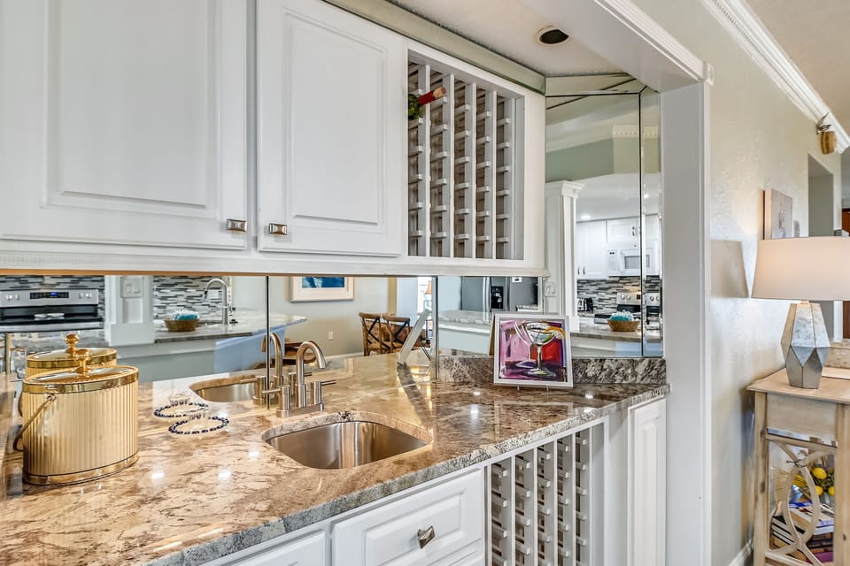 Condo, 3 Bedrooms | Private kitchen | Fridge, microwave, oven, dishwasher
