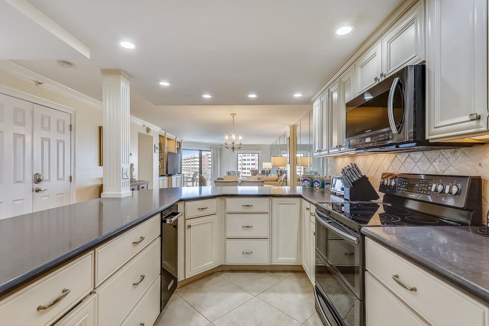 Condo, 2 Bedrooms | Private kitchen | Coffee/tea maker, fridge, microwave, oven