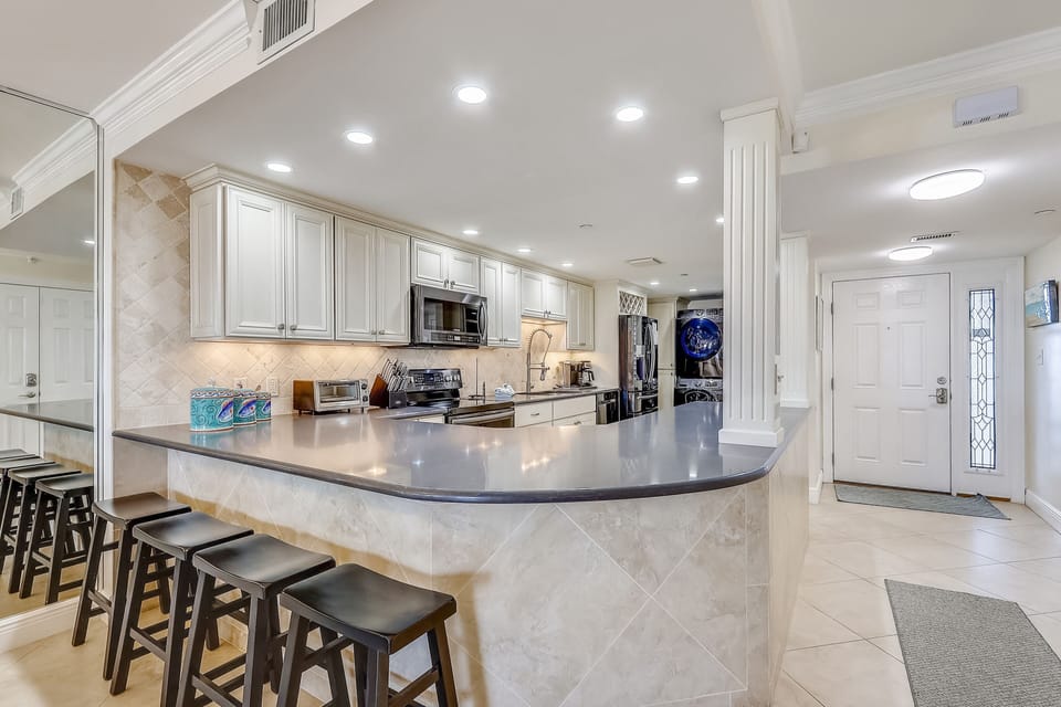Condo, 2 Bedrooms | Private kitchen | Coffee/tea maker, fridge, microwave, oven