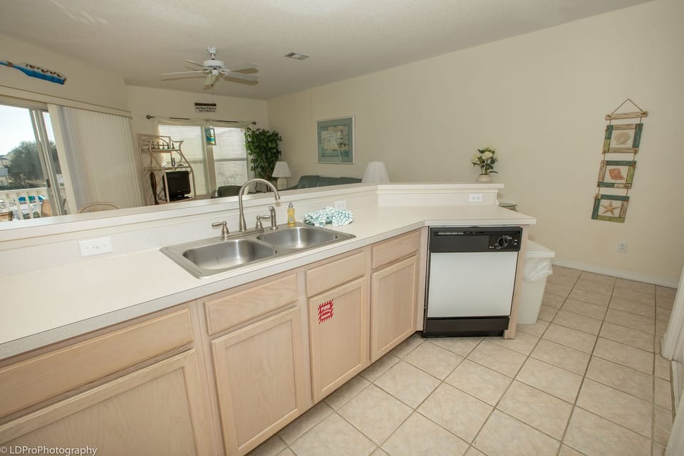 Condo, 1 Bedroom | Private kitchen | Fridge, microwave, oven, dishwasher