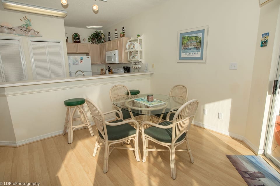 Condo, 1 Bedroom | Dining