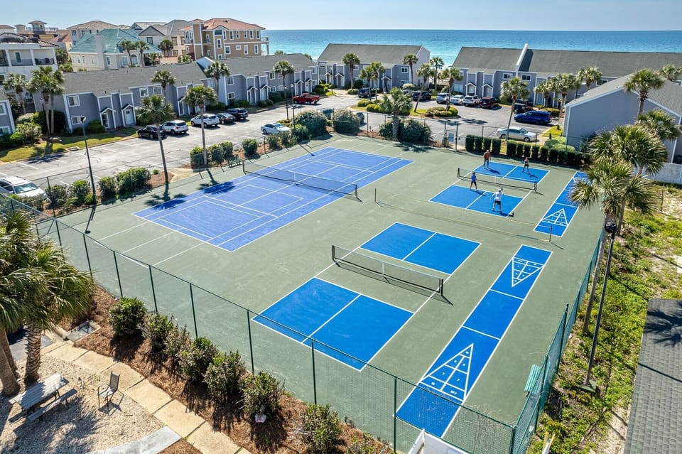 Townhome, 2 Bedrooms | Sport court