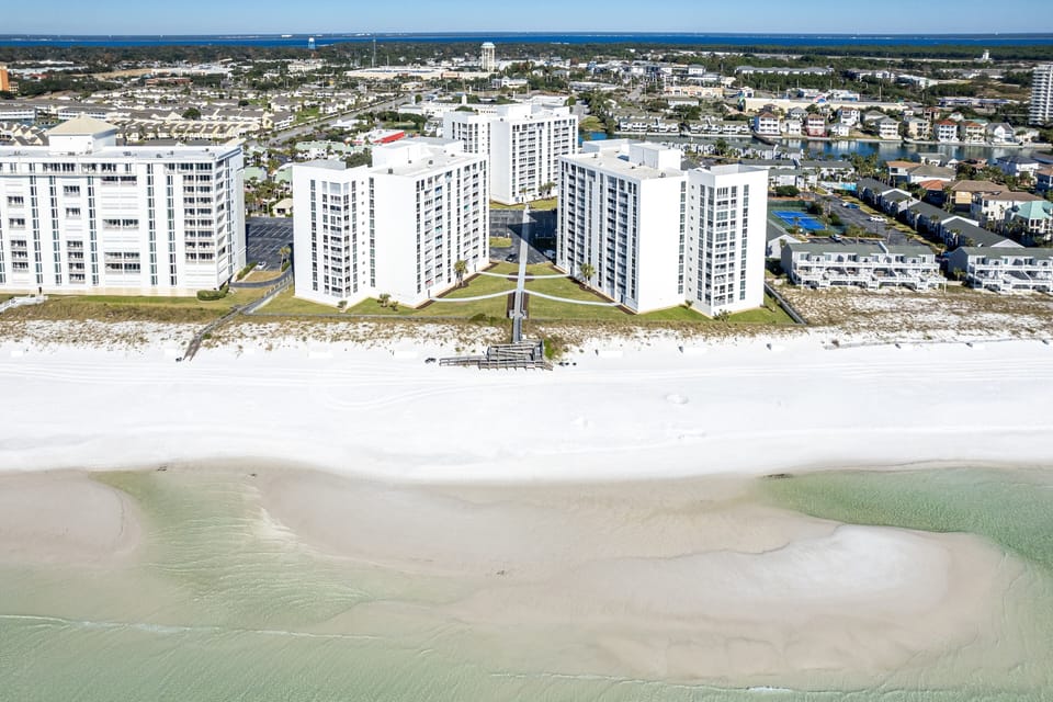 Condo, 2 Bedrooms | Exterior