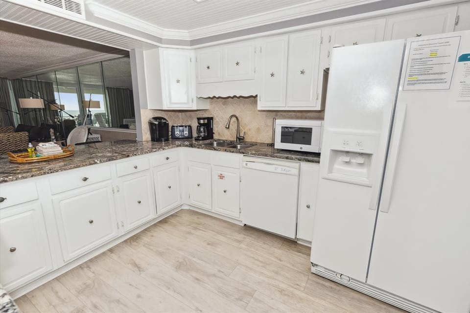 Condo, 2 Bedrooms | Private kitchen | Fridge, microwave, oven, dishwasher