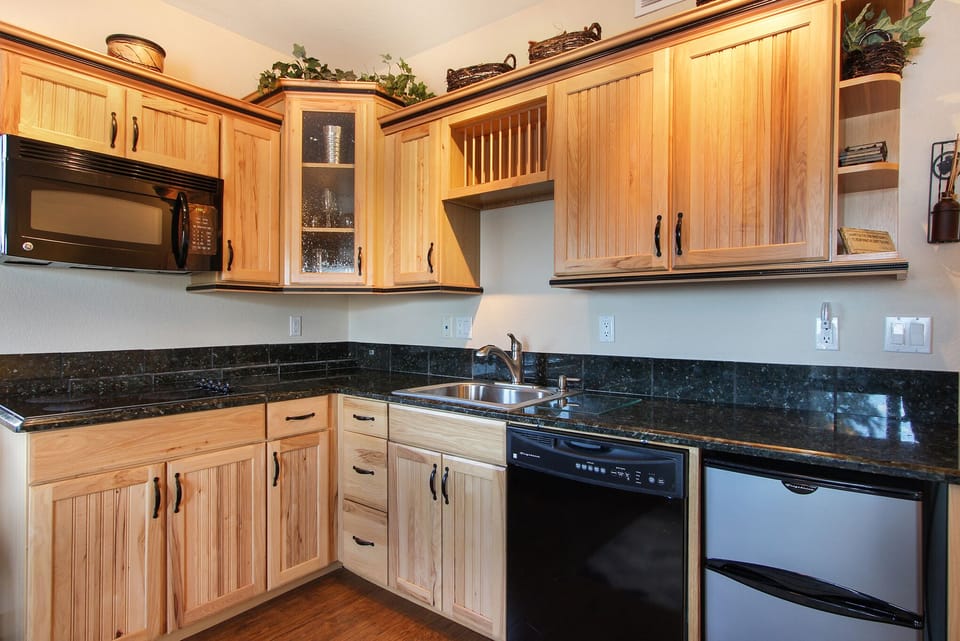 Condo, 1 Bedroom | Private kitchen | Fridge, microwave, dishwasher, coffee/tea maker