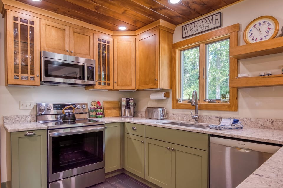 Fully applianced kitchen