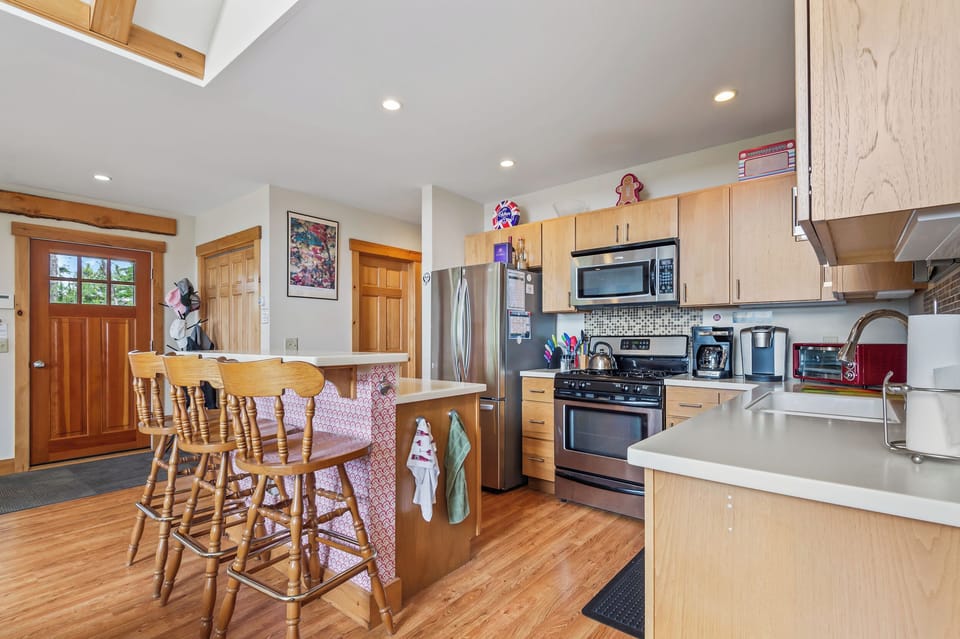 New fully equipped kitchen