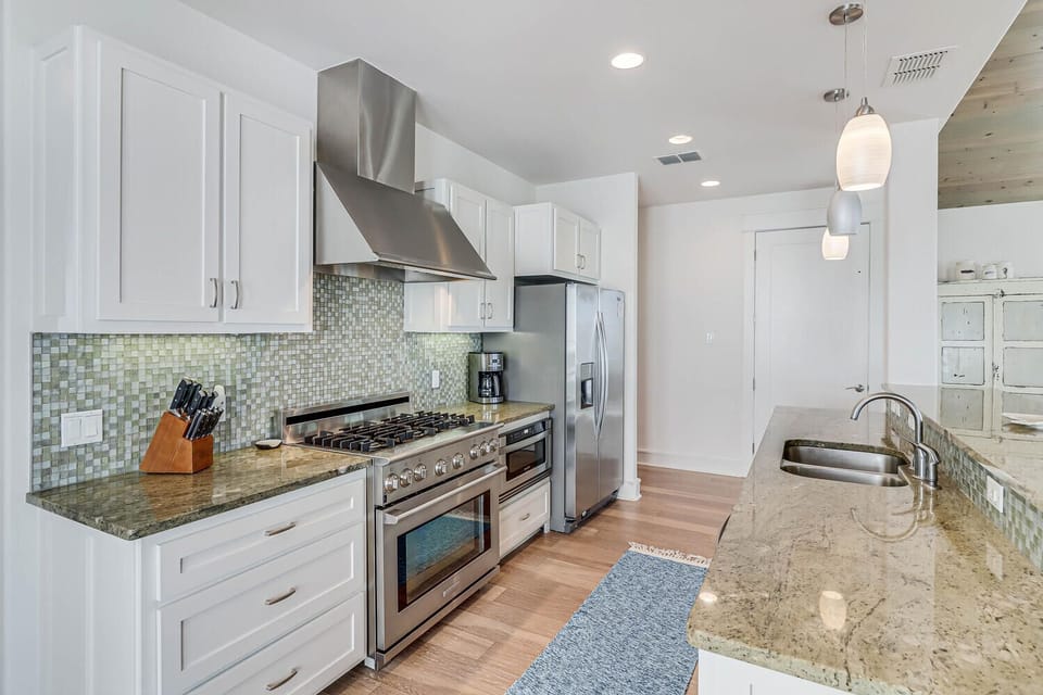 Kitchen, 2nd Floor