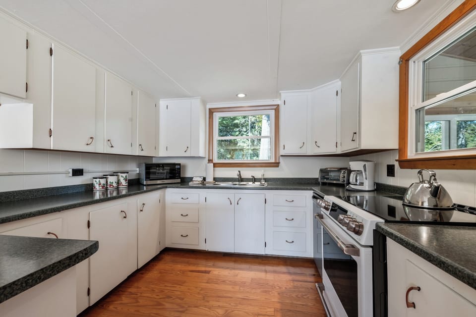 Fully equipped kitchen