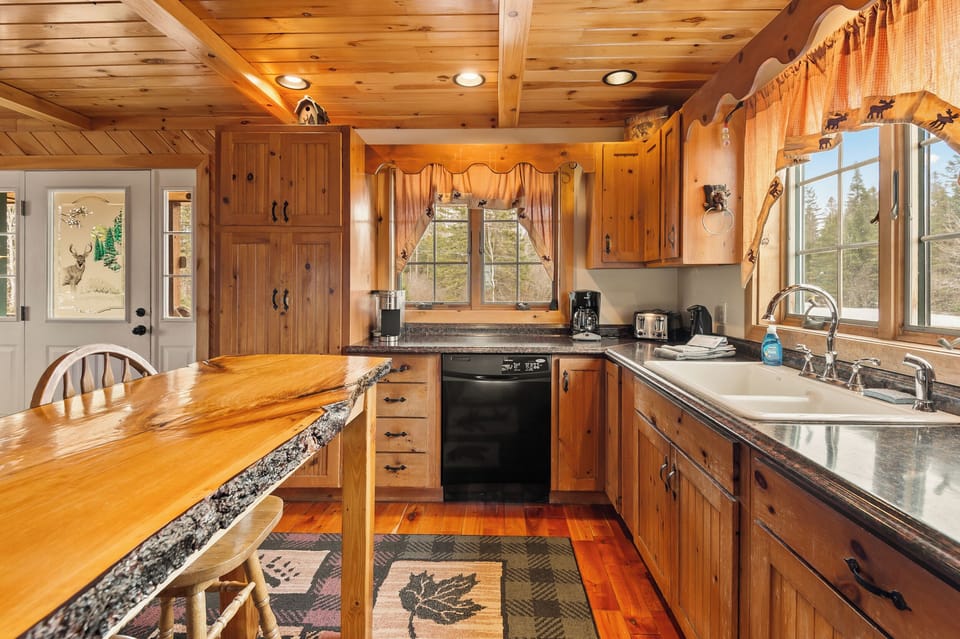 Full kitchen