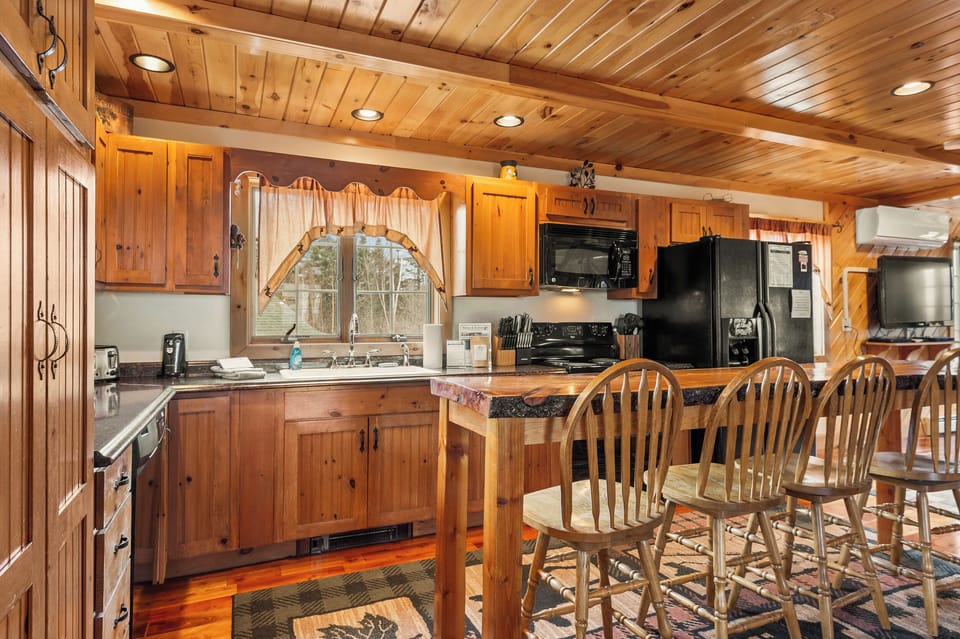 Full kitchen