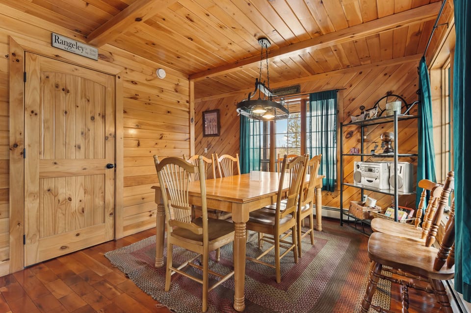 Dining room table for 6