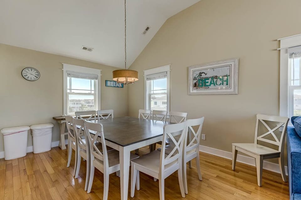 Top-Level Dining Room with Table (seats 10)