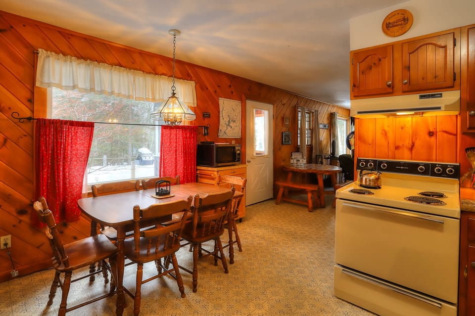 Dining room table