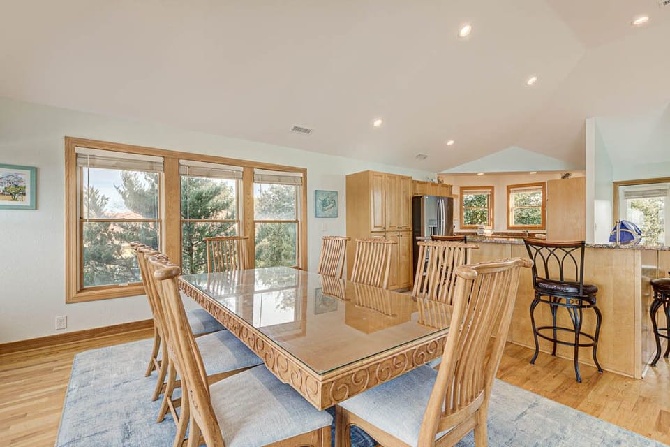 Top-Level Dining Room with Table (seats 8)