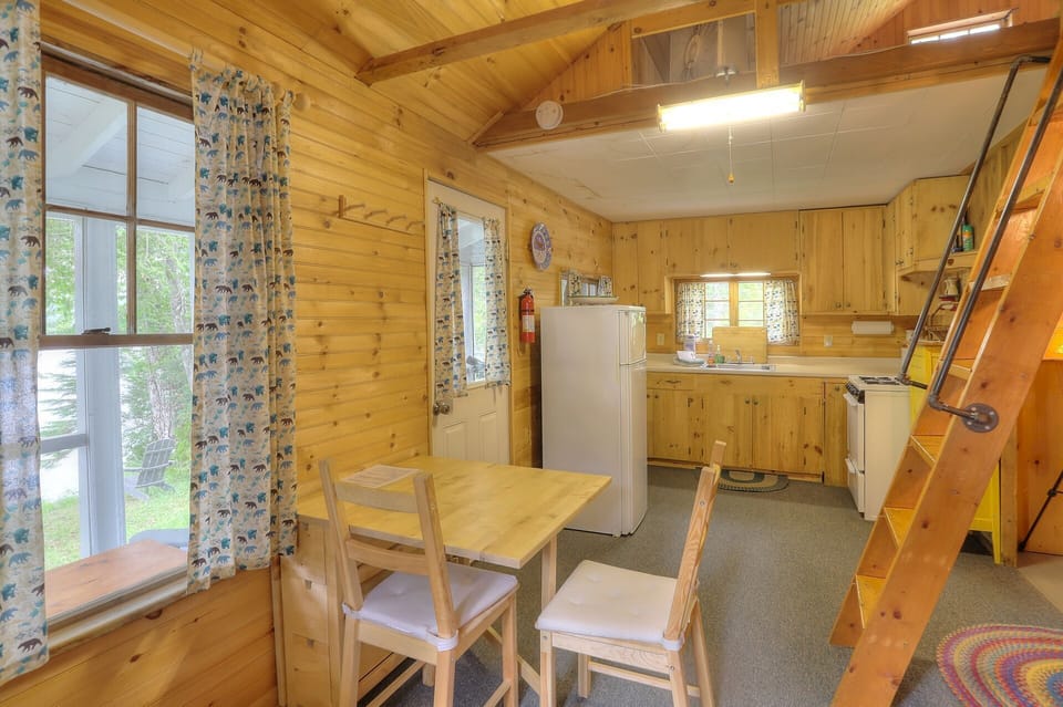 Kitchen / Dining area