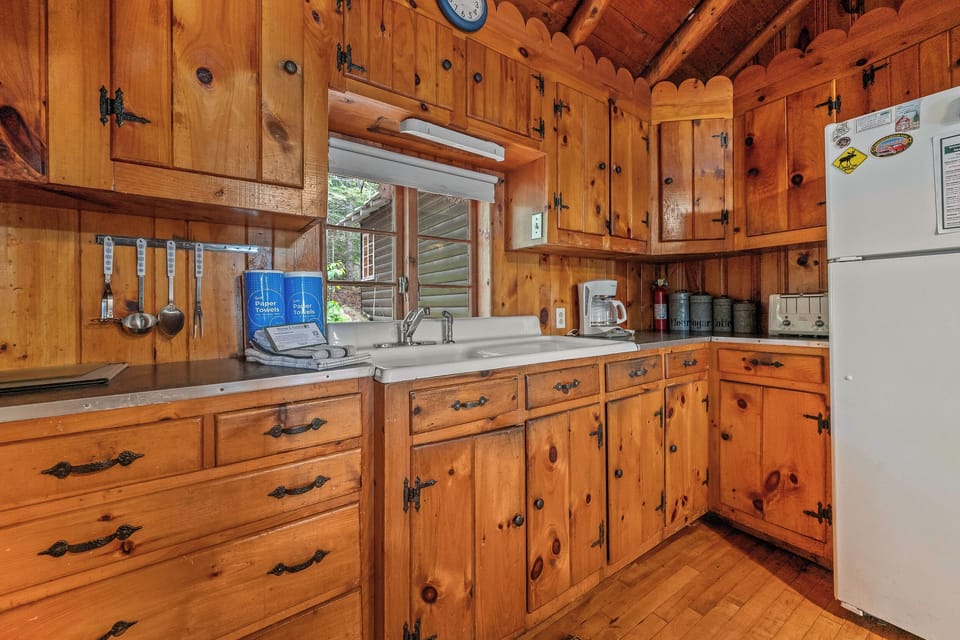 Fully applianced kitchen